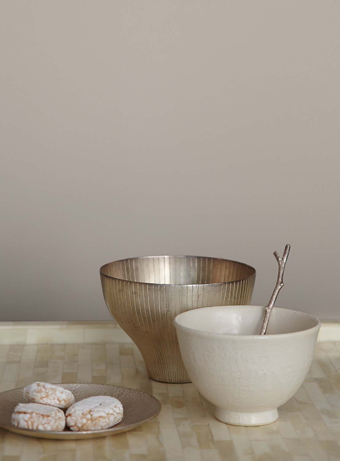 Premium Wandfarbe Braun Graubraun Alpina Feine Farben Dacher Von Paris Alpina Farbi Laki